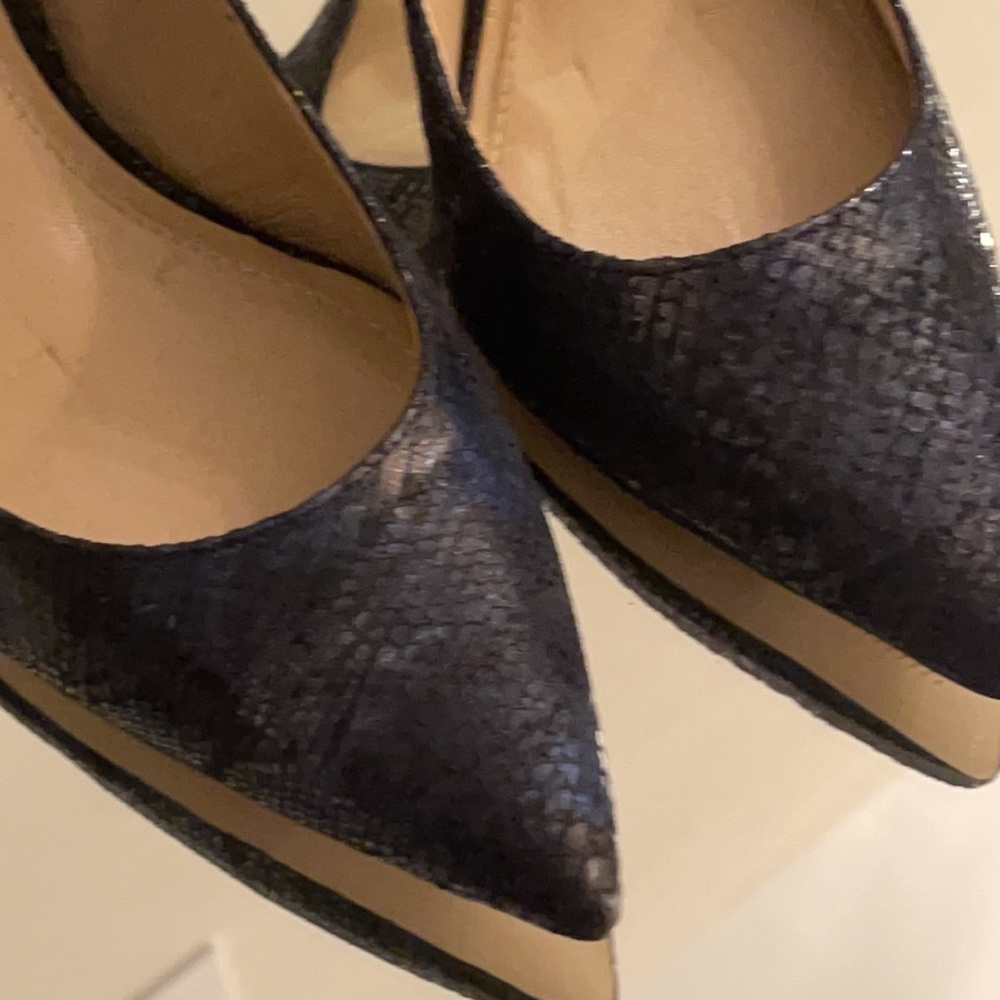 BCBGeneration Blue Heels - NEW - Picture 6 of 7